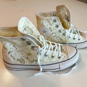 Brand New Discontinued Womens/Girls Lace White High Top Converse Size EU 36.5 US